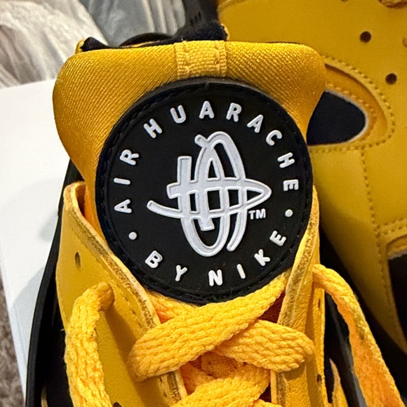 Men’s Custom Nike Huaraches Black and Yellow Sneakers - Picture 8 of 10